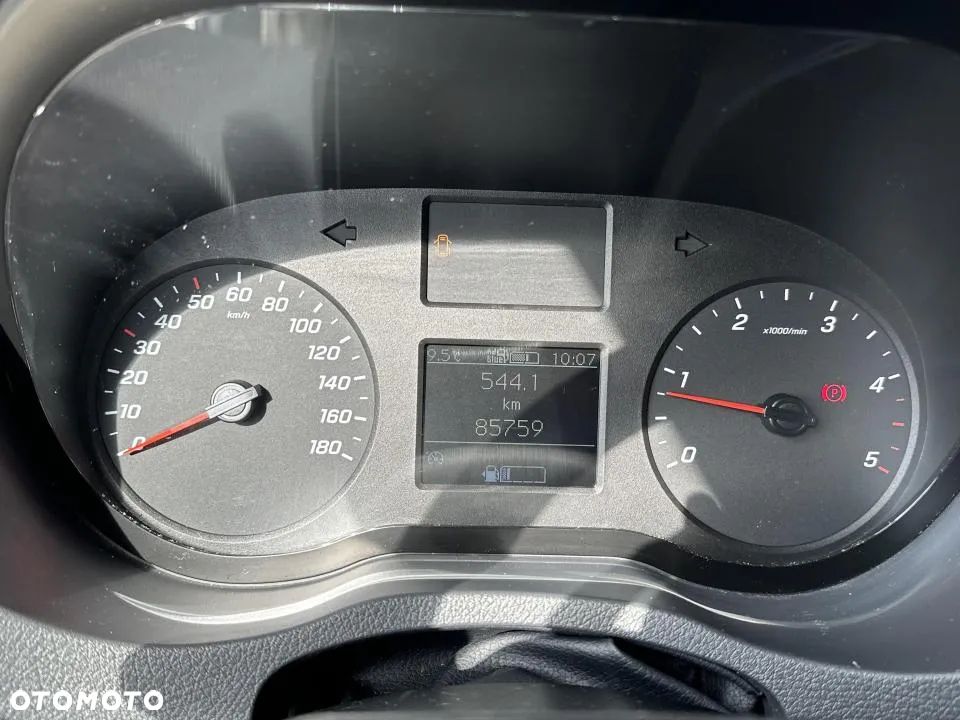 Mercedes-Benz Sprinter - 21