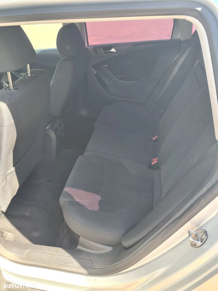 Volkswagen Passat 2.0 TDI Comfortline - 30