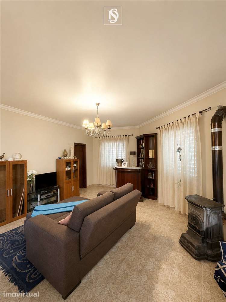 MORADIA EM ALCOROCHEL — RÉS-DO-CHÃO + 1º ANDAR | PRONTA A HABITAR | ES - Grande imagem: 2/8