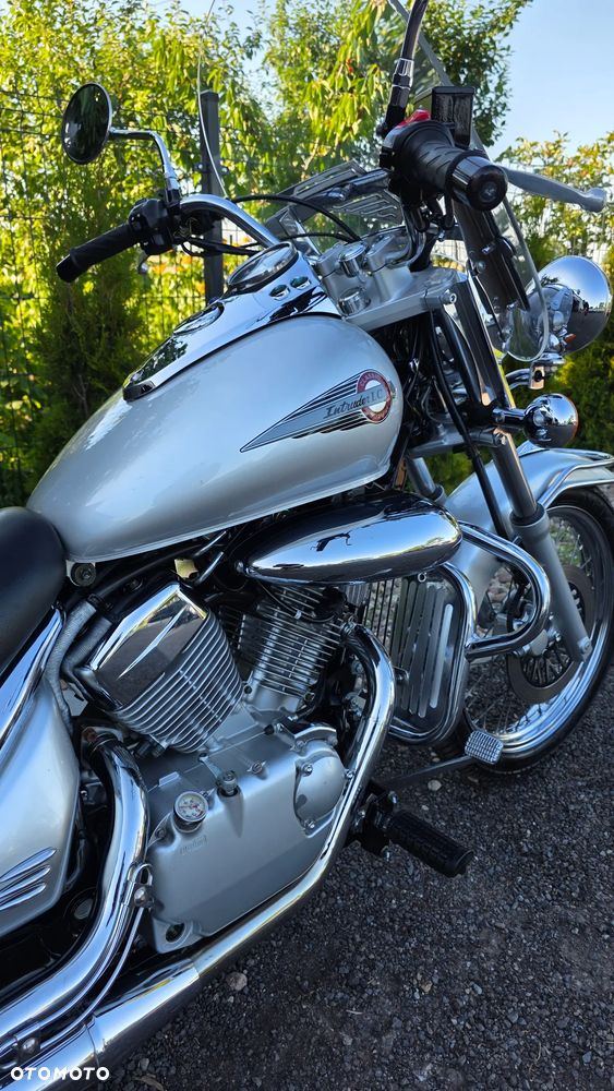Suzuki Intruder - 36