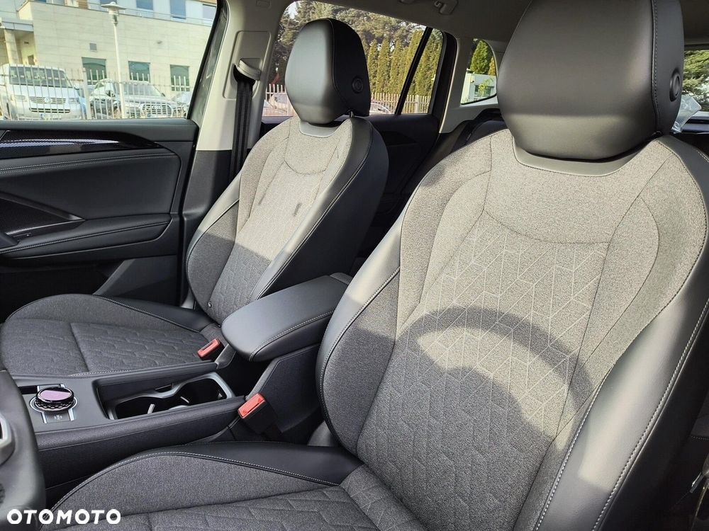 Volkswagen Tiguan - 10