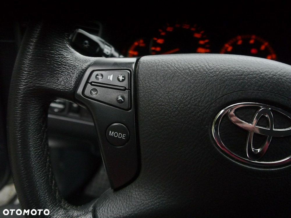 Toyota Avensis 2.0 VVT-i Sol plus Premium - 31