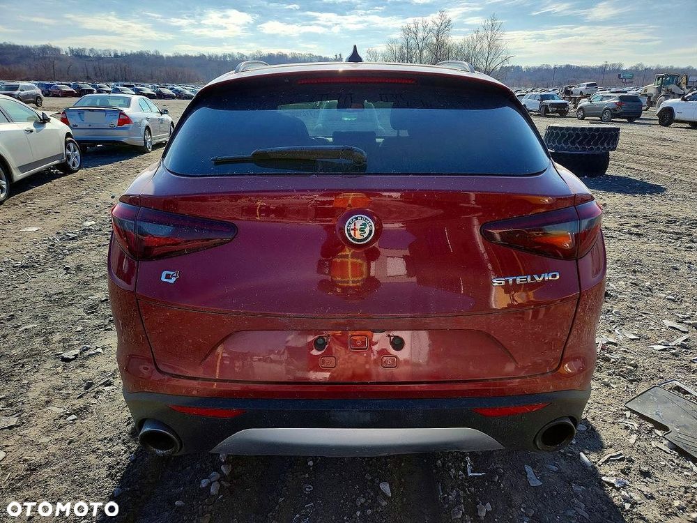 Alfa Romeo Stelvio 2.0 Turbo 16V AT8-Q4 Veloce Ti - 6