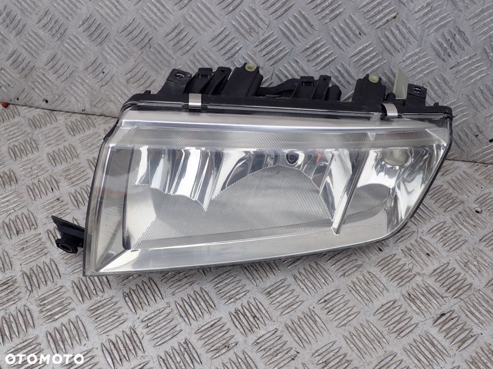 LAMPA LEWY PRZOD SKODA FABIA I EUROPA RADOM