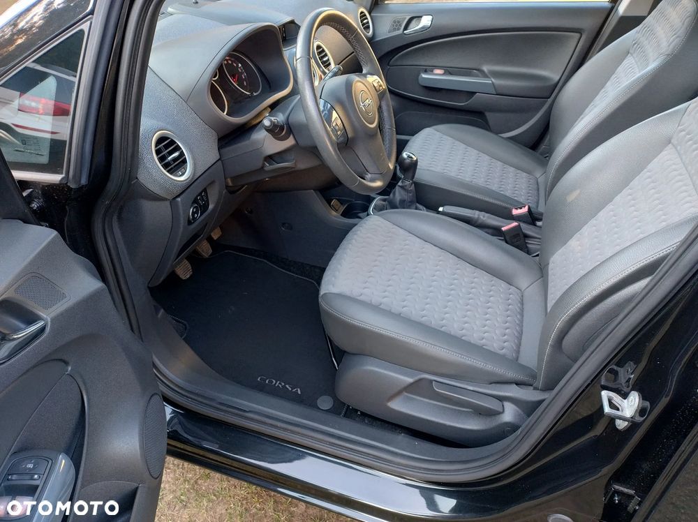 Opel Corsa 1.4 16V Cosmo - 15