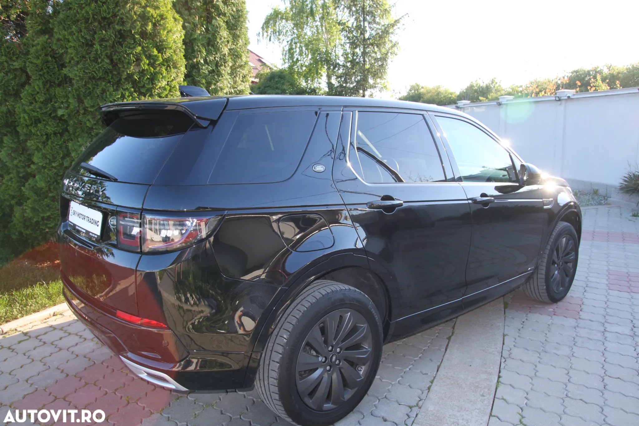 Land Rover Discovery Sport 2.0 D180 R-Dynamic MHEV SE - 11