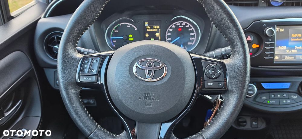 Toyota Yaris 1.5 VVT-i Team Deutschland - 22