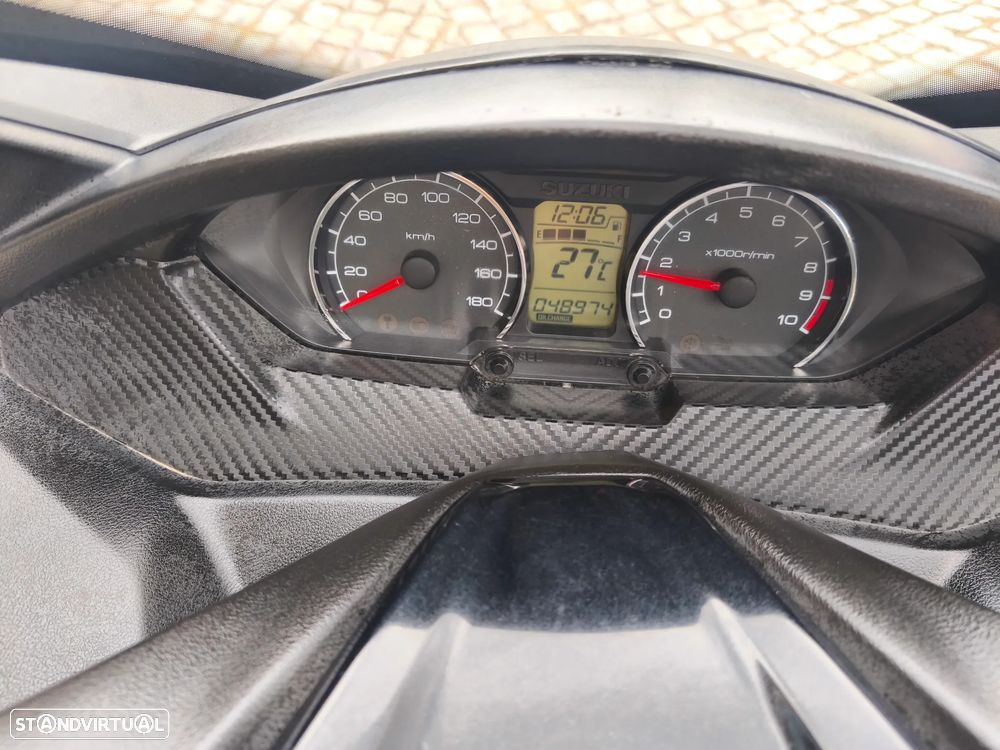 Suzuki Burgman Maxi Scooter - 7