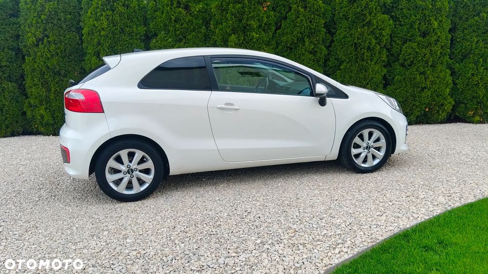 Kia Rio 1.4 Dream Team Edition - 14