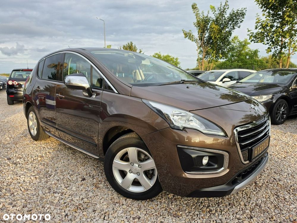 Peugeot 3008 Hybrid4 - 5