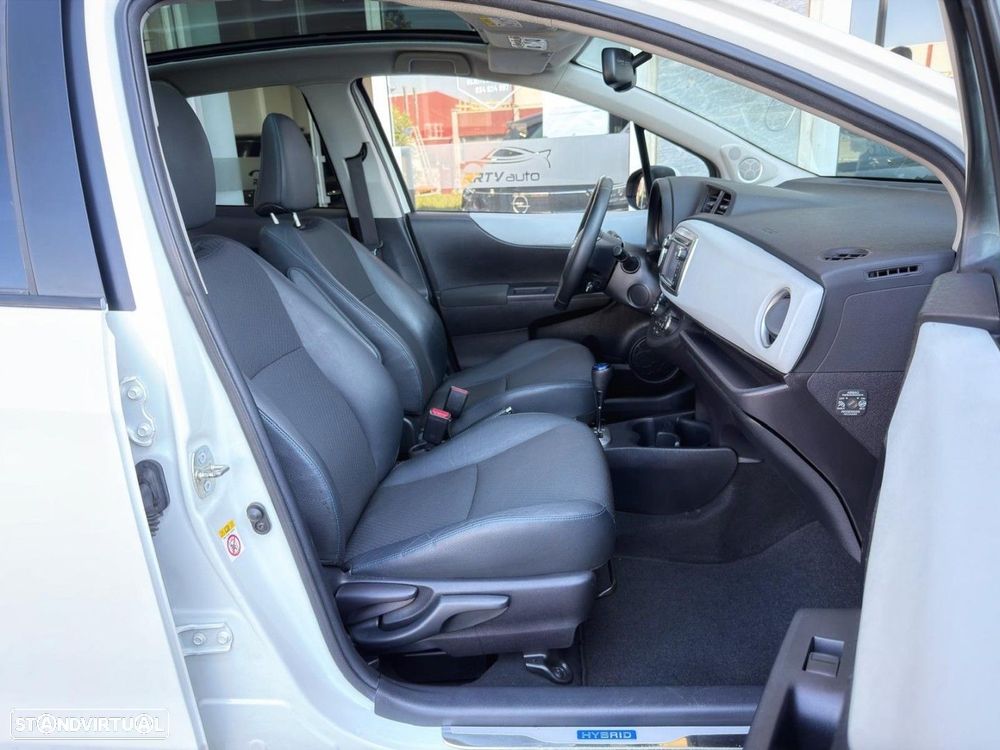 Toyota Yaris 1.5 HSD Comfort +P.Style+Navi - 18