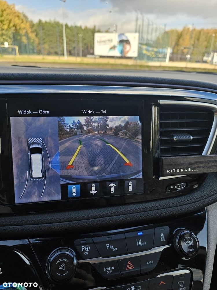 Chrysler Pacifica - 9