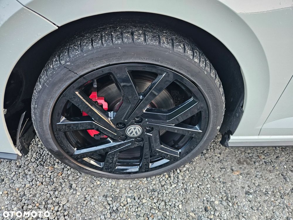 Volkswagen Polo 2.0 TSI DSG GTI - 17