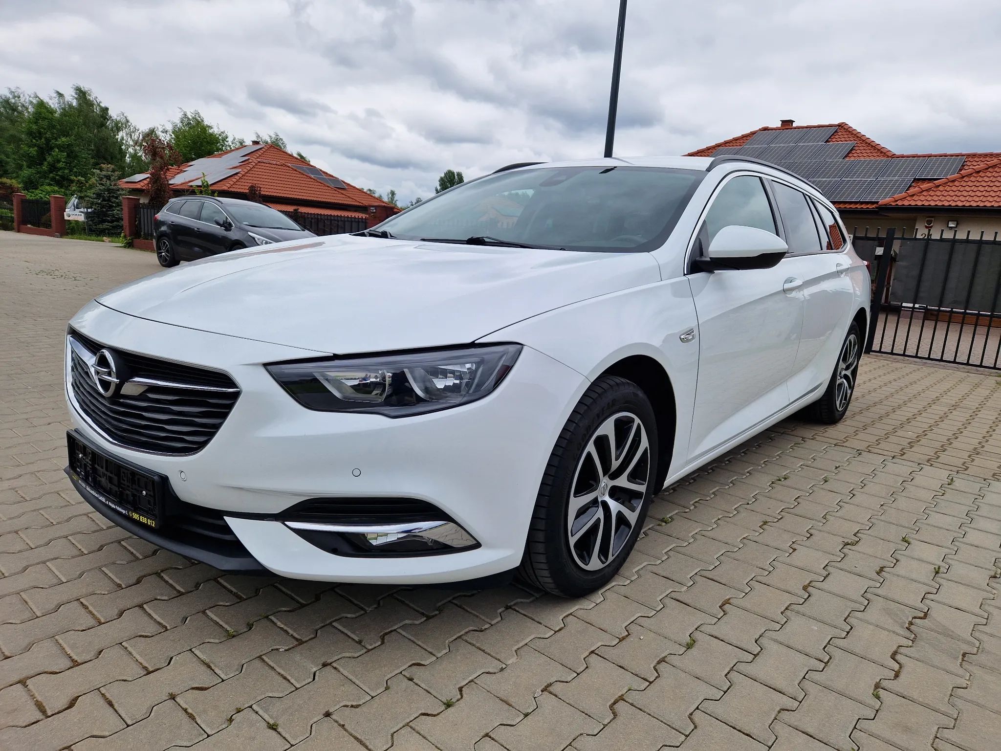 Opel Insignia Grand Sport 1.6 Diesel Edition - 1