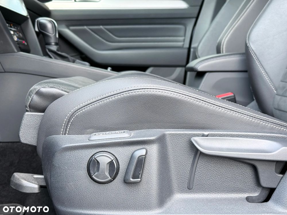 Volkswagen Passat Variant 2.0 TSI Elegance DSG - 28