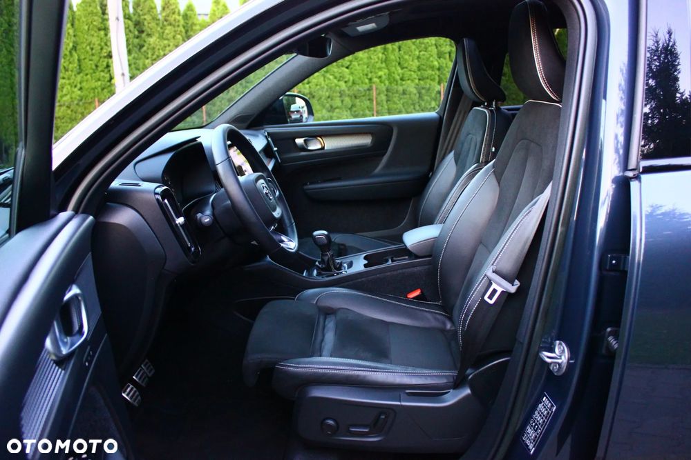Volvo XC 40 - 25