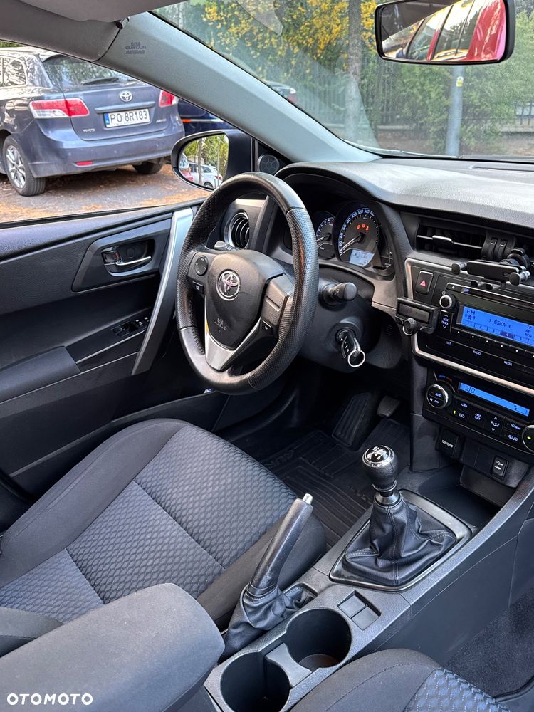Toyota Auris - 13