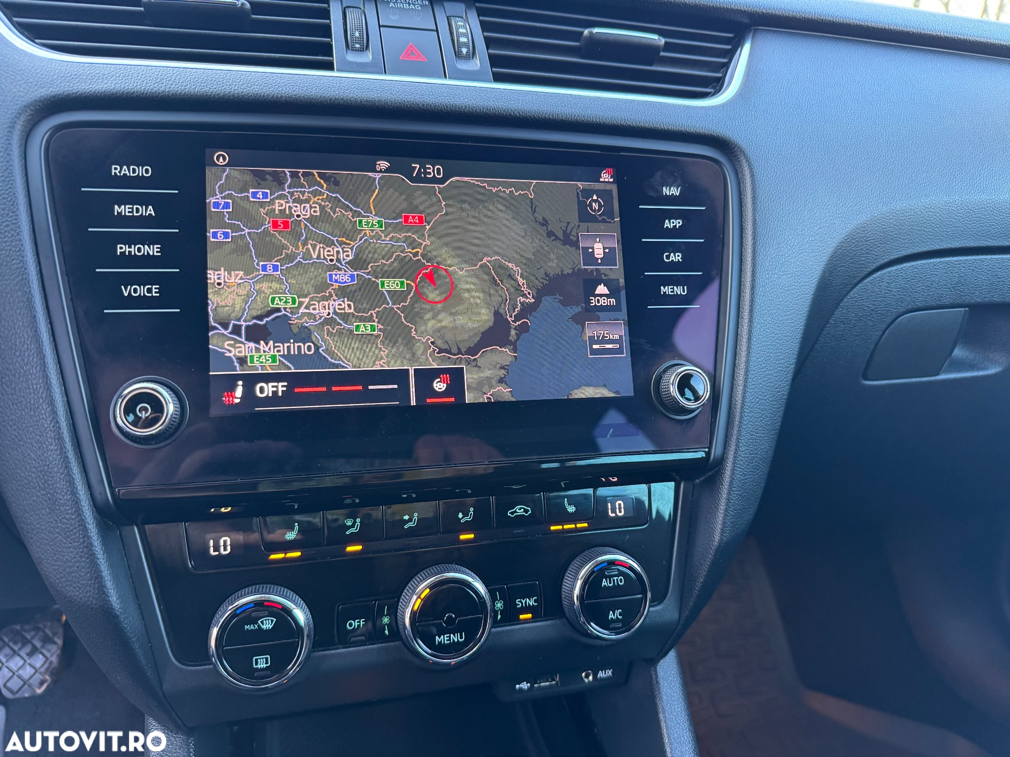Skoda Octavia Combi Diesel 1.6 TDI Style - 9