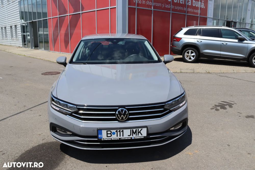 Volkswagen Passat 1.5 TSI ACT DSG Comfortline - 2