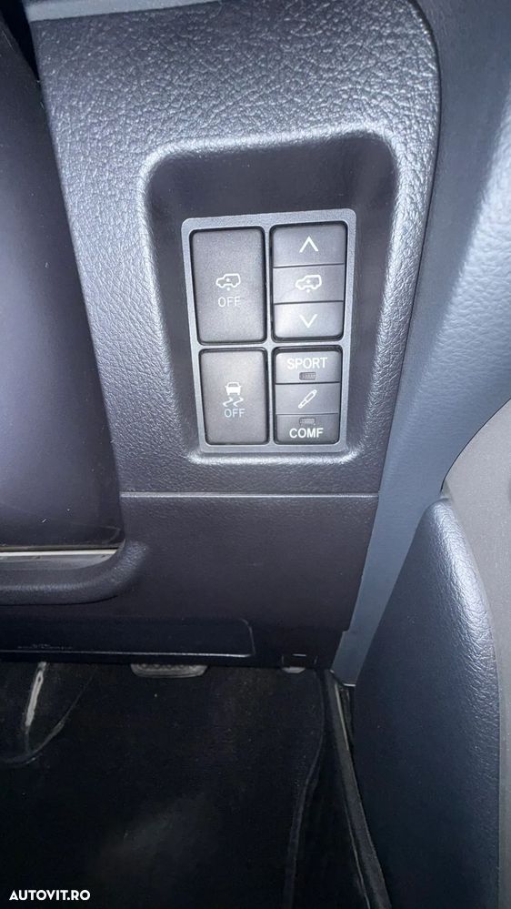 Toyota Land Cruiser - 5