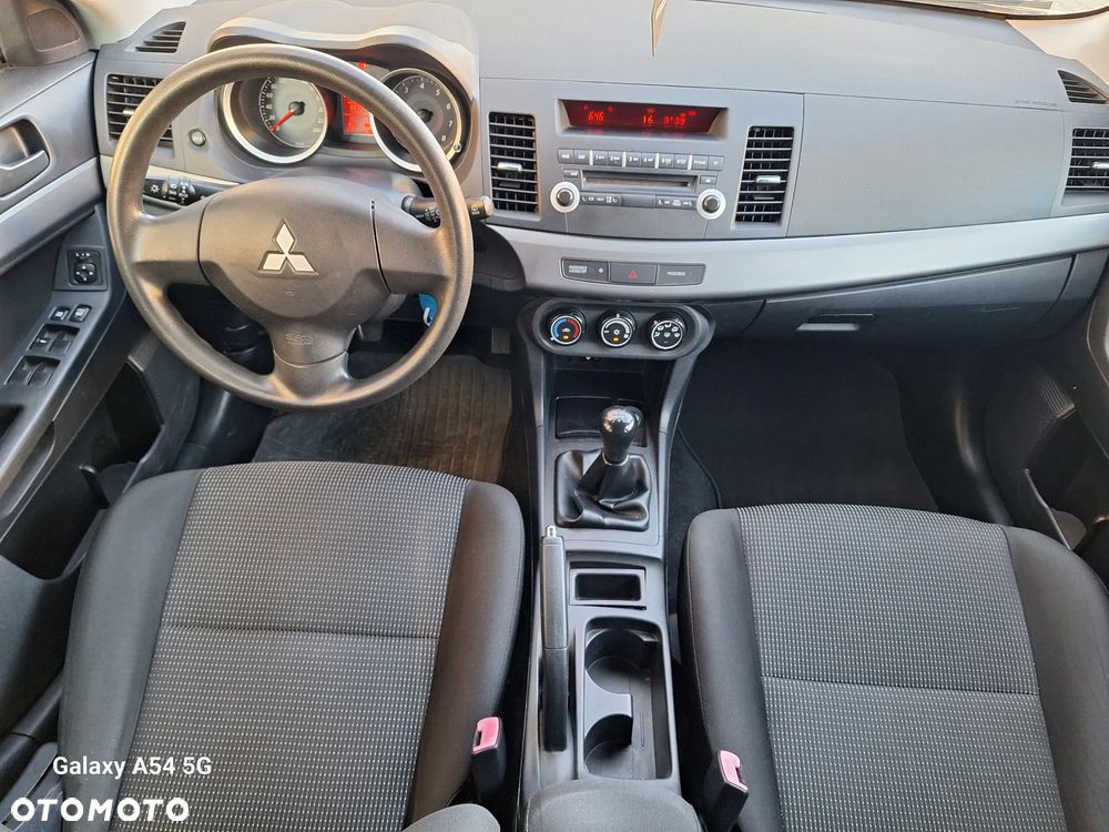 Mitsubishi Lancer 1.5 Inform - 33