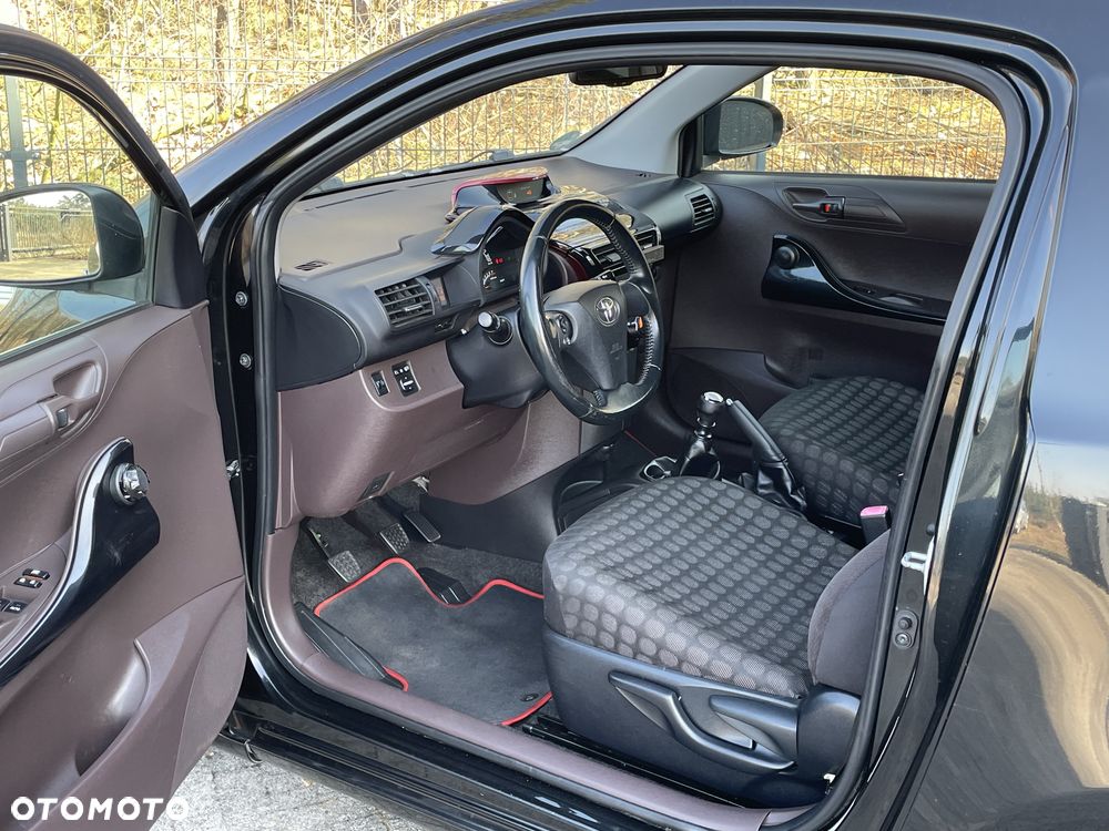 Toyota iQ 1.33 - 7