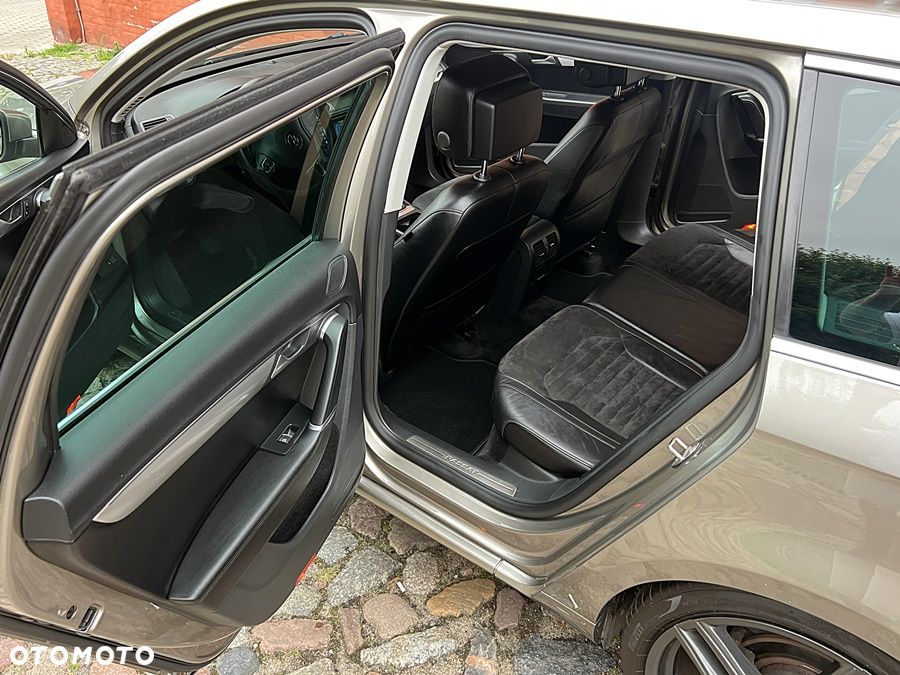 Volkswagen Passat 2.0 TDI DPF Highline - 13