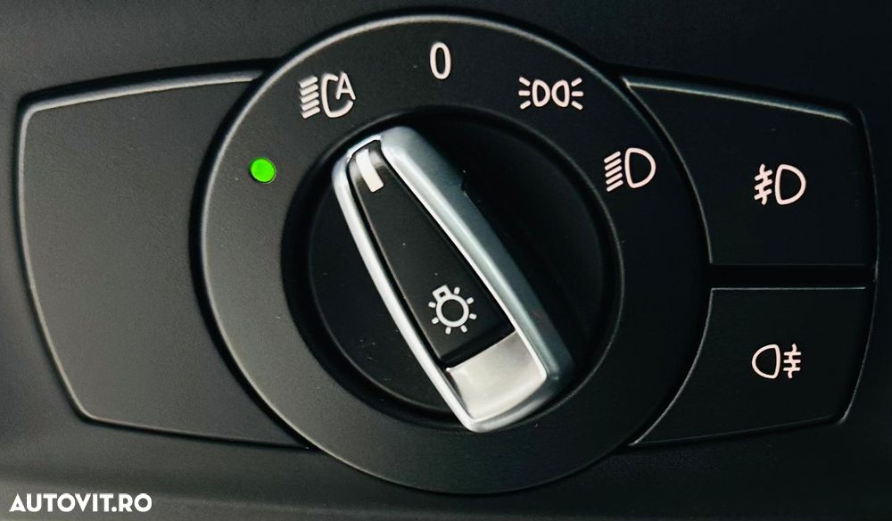 BMW Seria 3 318d Sport Line - 13