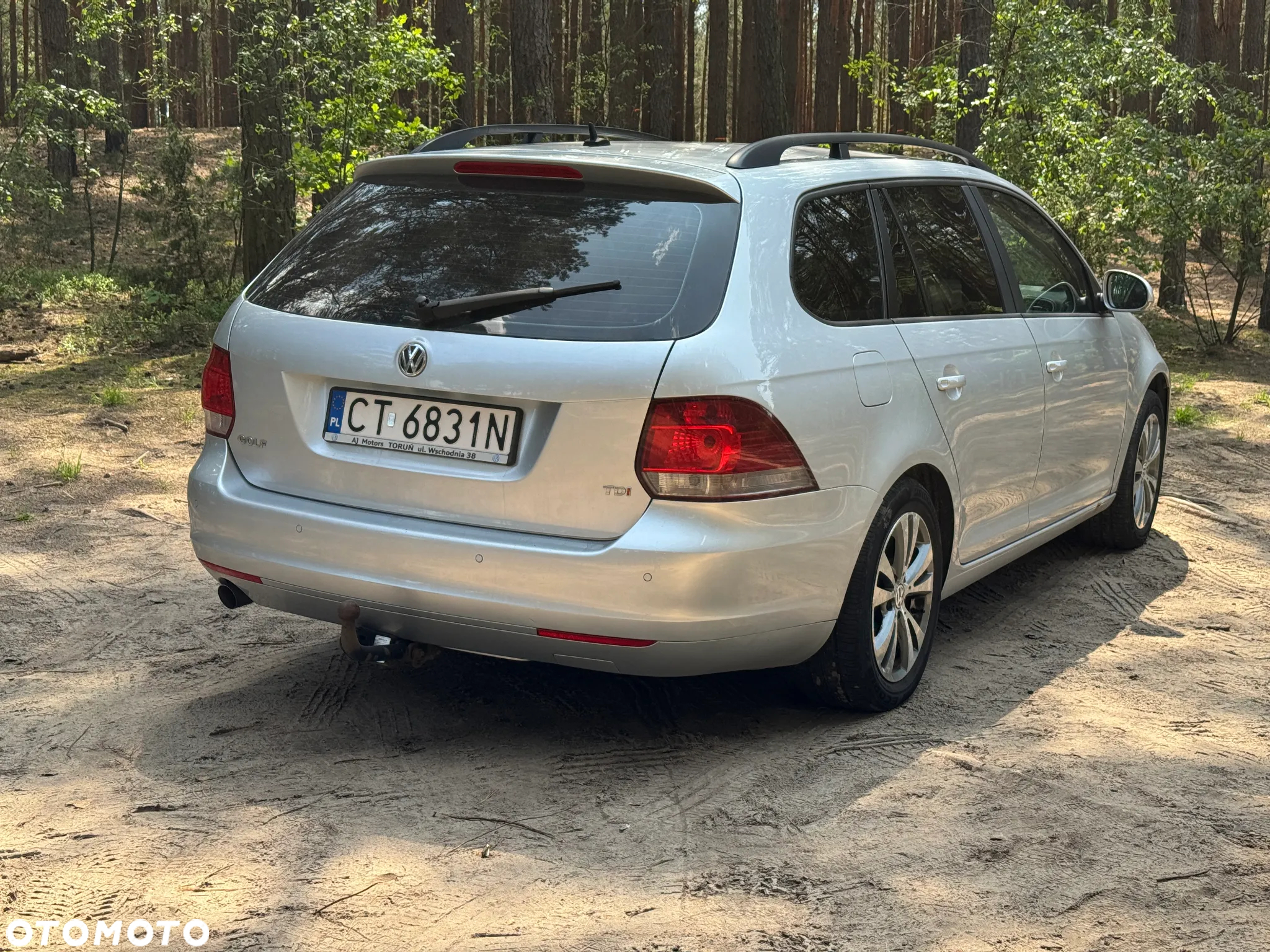 Volkswagen Golf VI 1.6 TDI Comfortline - 4