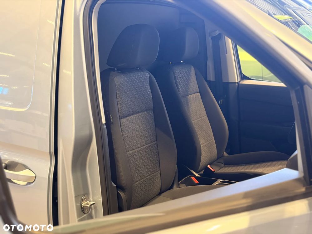 Ford Transit Connect - 38