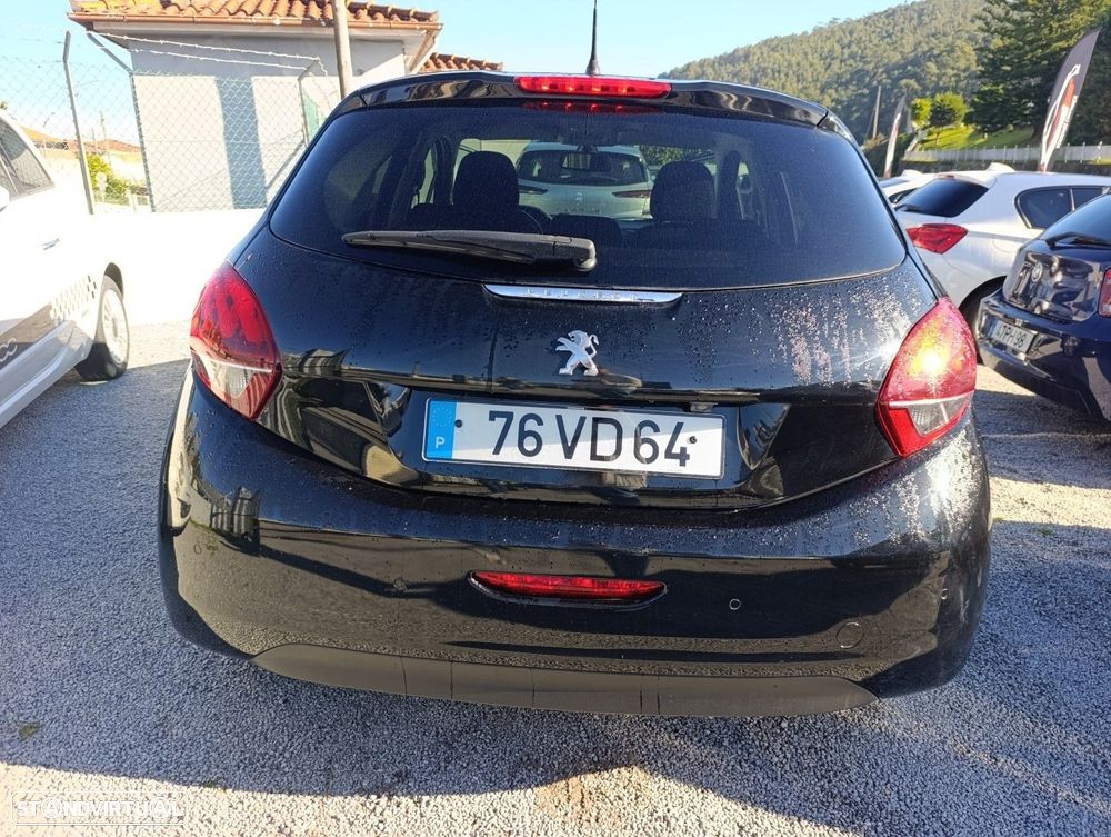 Peugeot 208 1.2 PureTech Allure - 5