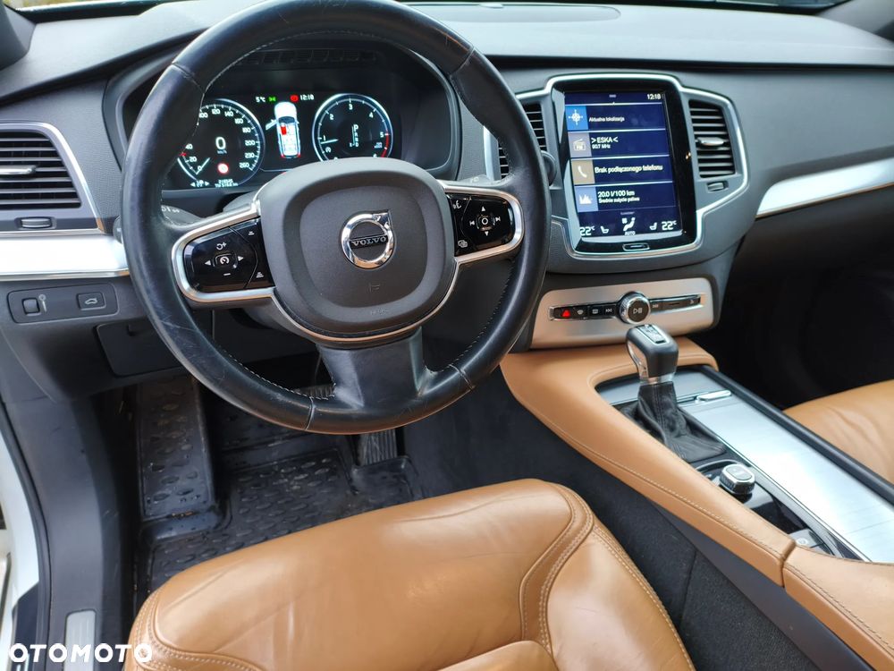 Volvo XC 90 D5 AWD Geartronic Momentum - 9