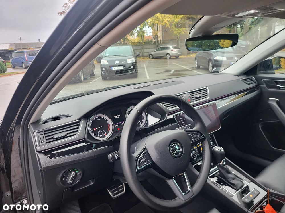 Skoda Superb 2.0 TDI SCR 4x4 L&K DSG - 9
