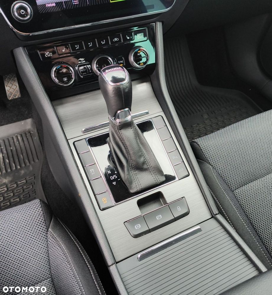Skoda Superb 2.0 TSI Style DSG - 22
