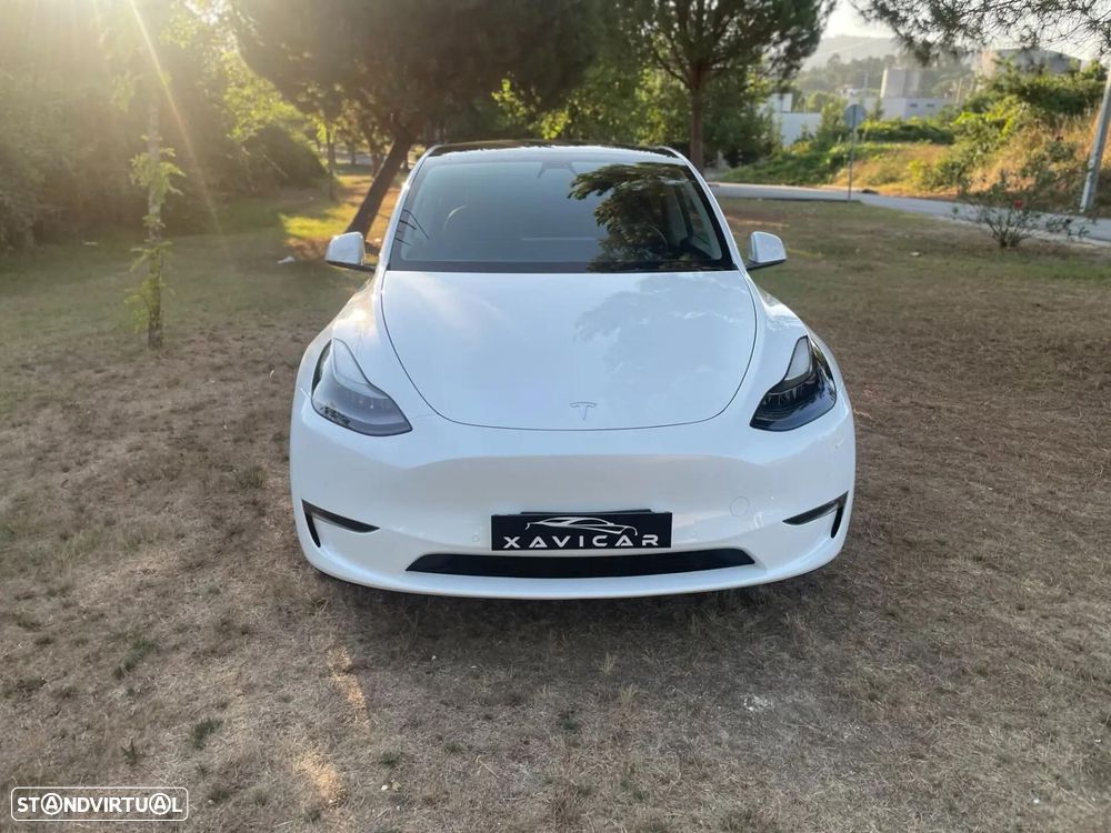 Tesla Model Y Long Range Dual Motor AWD — fotografia 33
