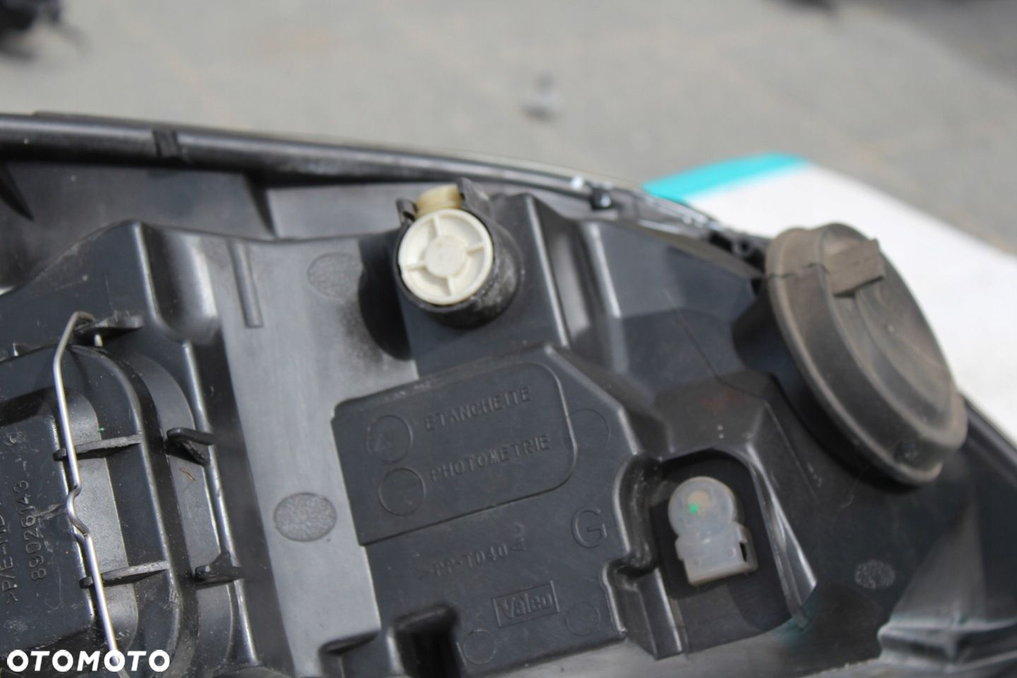 LAMPA PRAWA PRZÓD COROLLA E12 LIFT HATCHBACK EUROPA - 12