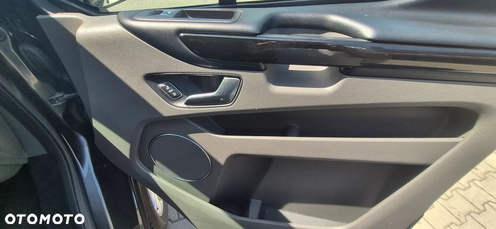 Ford Tourneo Custom 320 L2H1 VA Titanium - 17