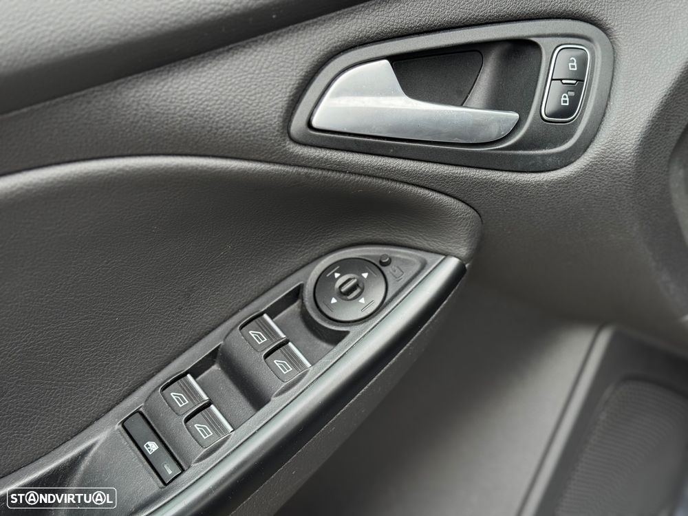 Ford Focus 2.3 EcoBoost S&S 4WD RS - 30