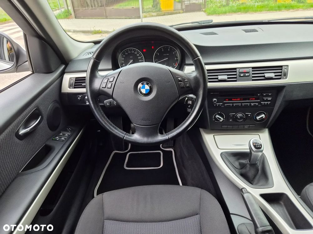 BMW Seria 3 - 26