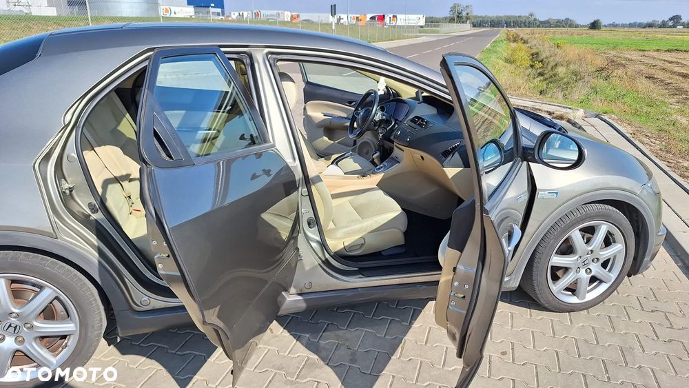 Honda Civic 1.8 Comfort - 9