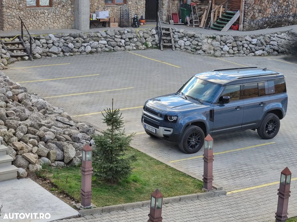 Land Rover Defender - 38