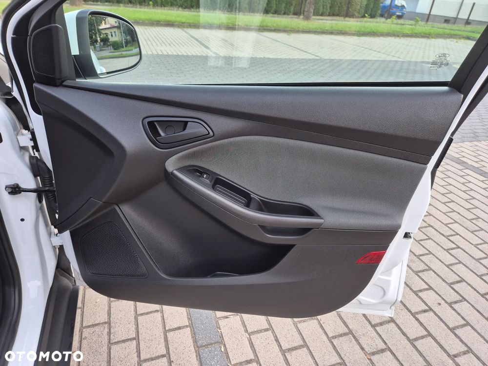 Ford Focus 1.0 EcoBoost Start-Stopp-System Ambiente - 37