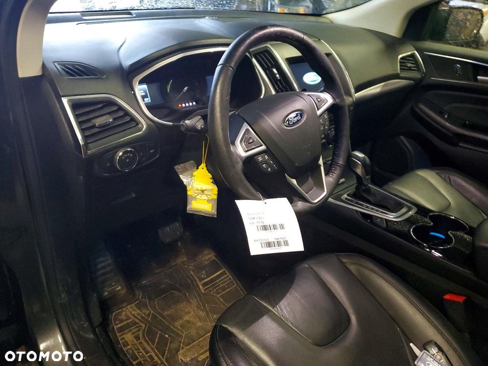 Ford Edge - 15