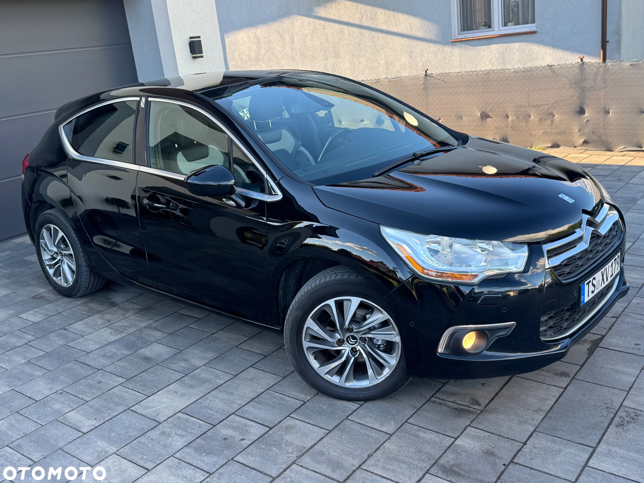 Citroën DS4 e-HDi 110 EGS6 SoChic - 10