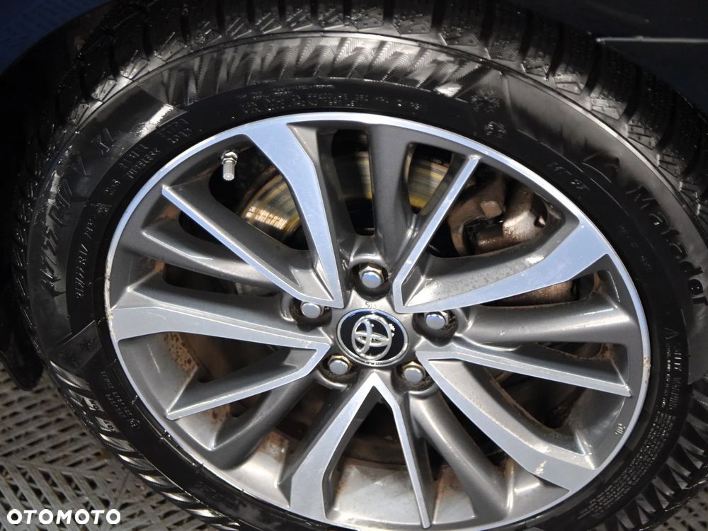 Toyota Avensis 2.0 D-4D Premium - 26