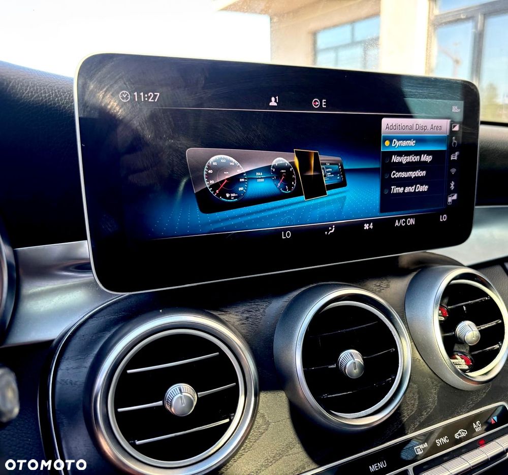 Mercedes-Benz Klasa C 300 4Matic 9G-TRONIC AMG Line - 11