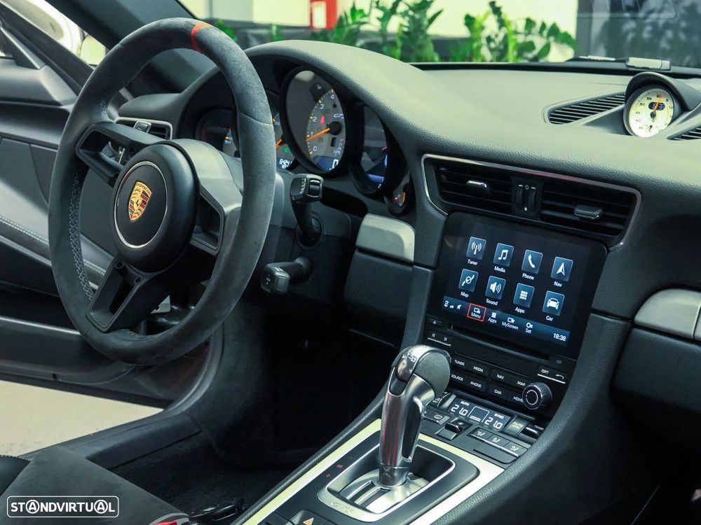 Porsche 911 Série F - 43