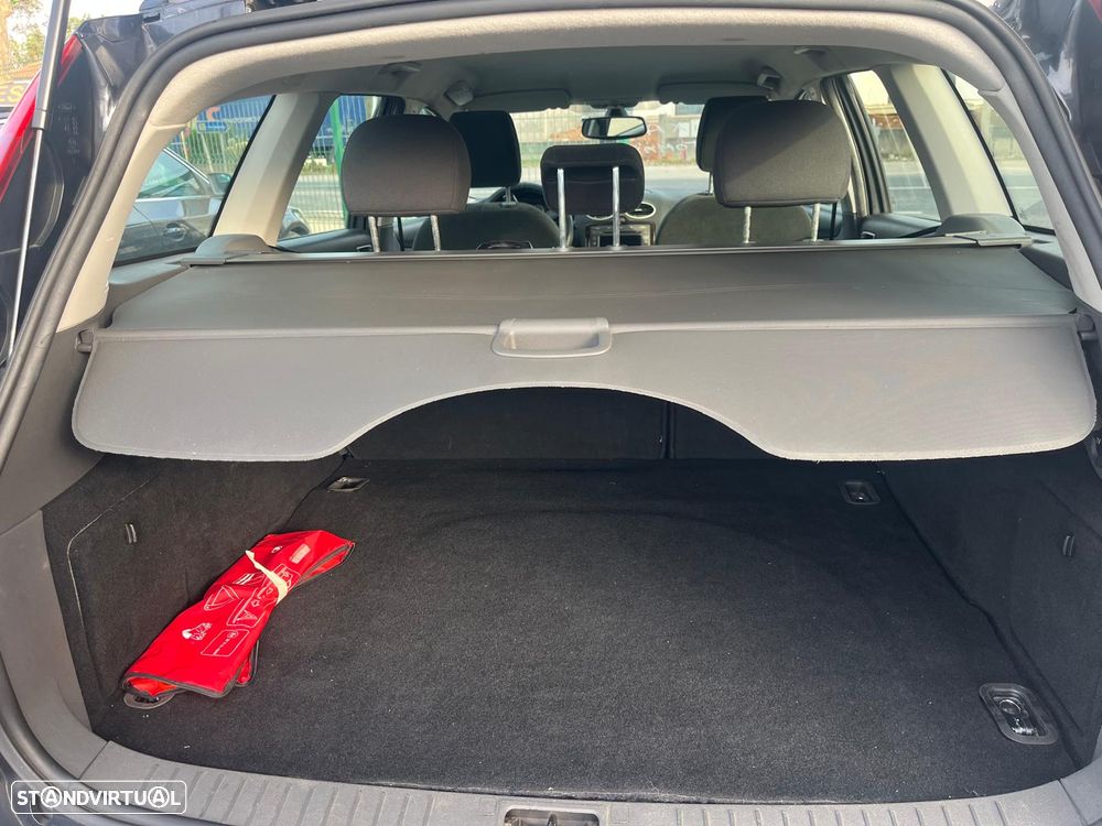 Ford Focus SW 1.6 TDCi Ghia CVT - 4