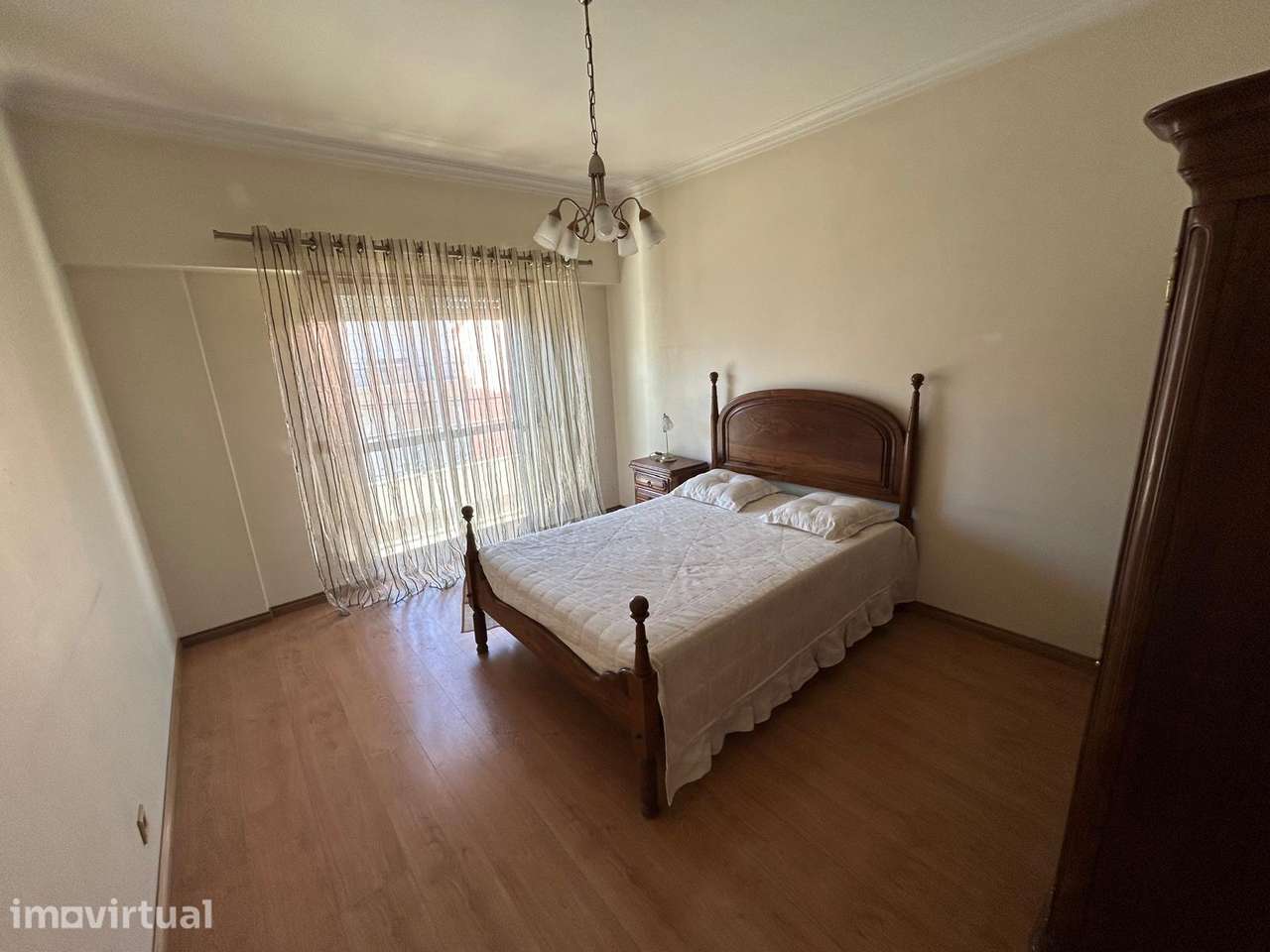 Quarto em moradia - Grande imagem: 2/13