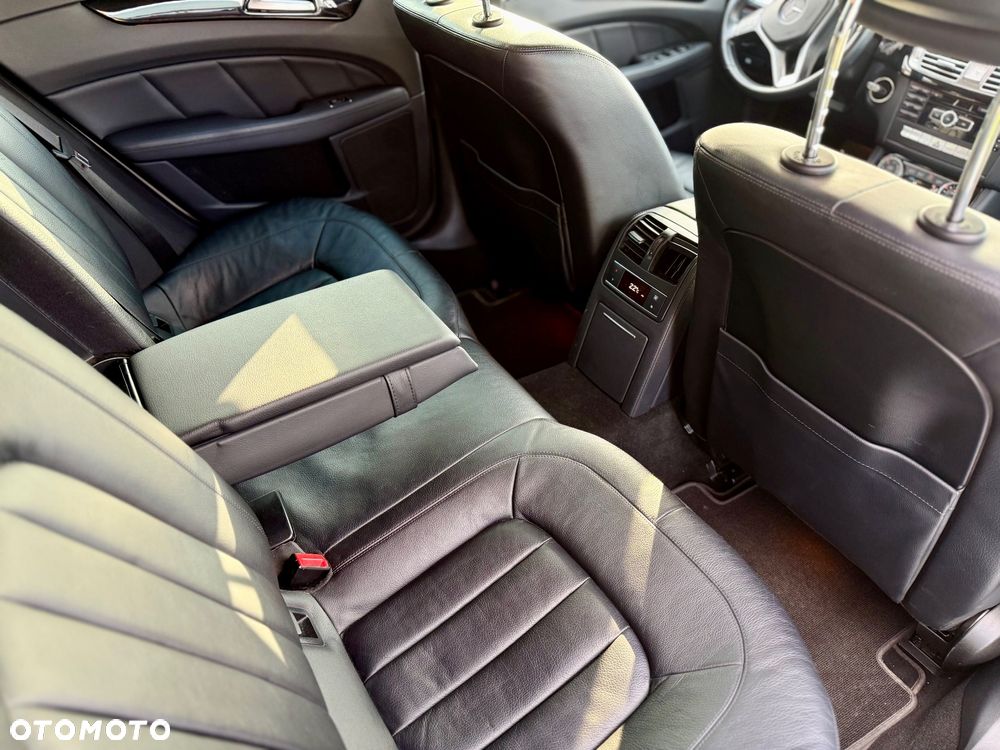 Mercedes-Benz CLS 350 d 4-Matic - 23